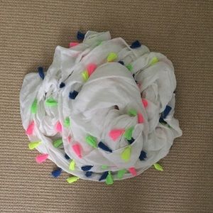 NWOT Neiman Marcus scarf.